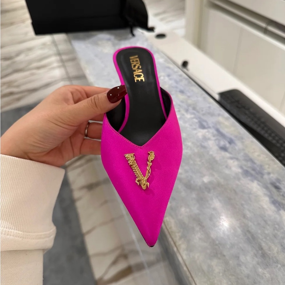 🩷Stunning Versace heels 🩷